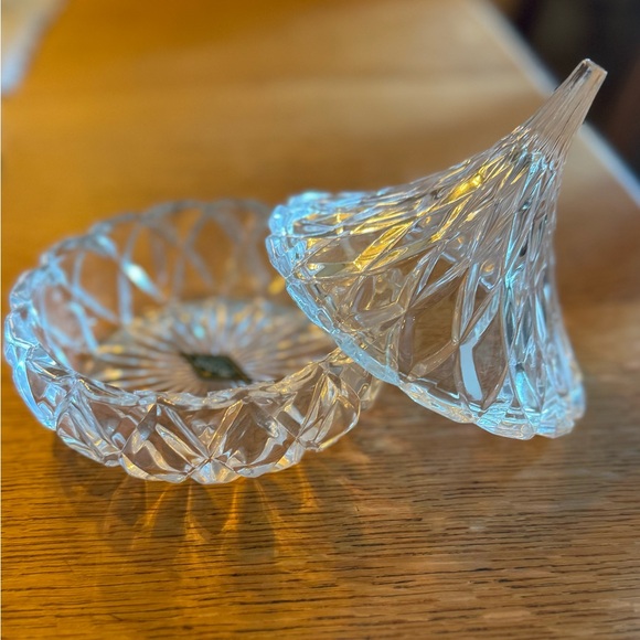 Shannon Crystal “KISS” candy dish - Picture 3 of 5